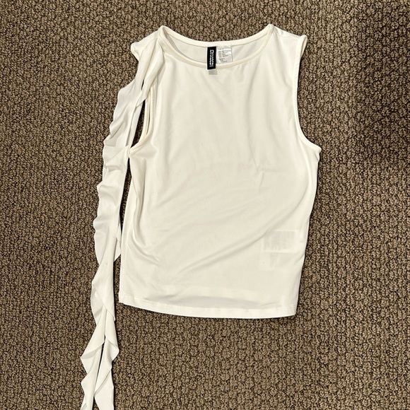 H&M white detailed tank top - Picture 1 of 1